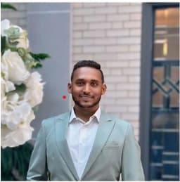 Headshot of Sam Siwa