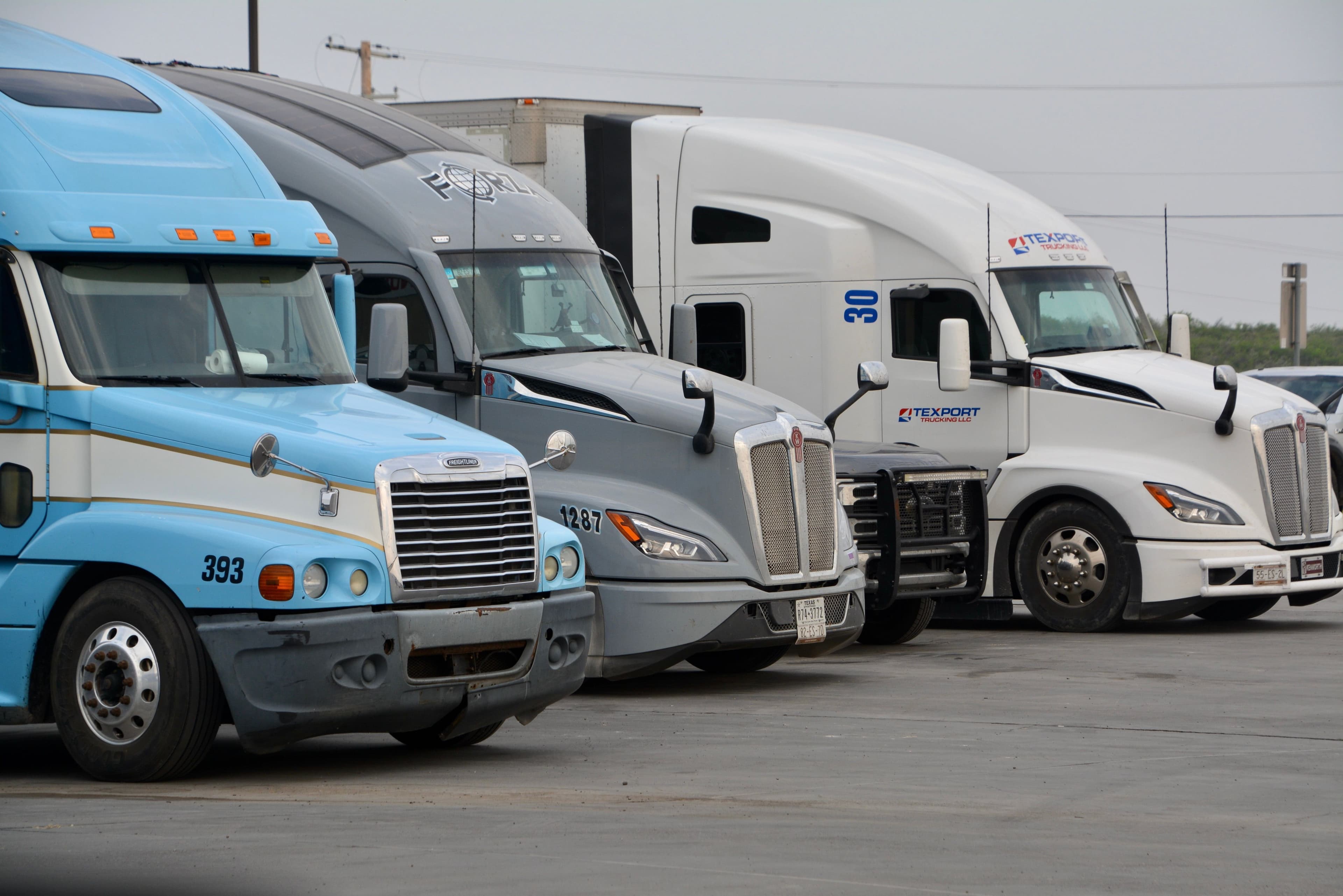 Trucking insurance guide 2026 from Dragon Insurance
