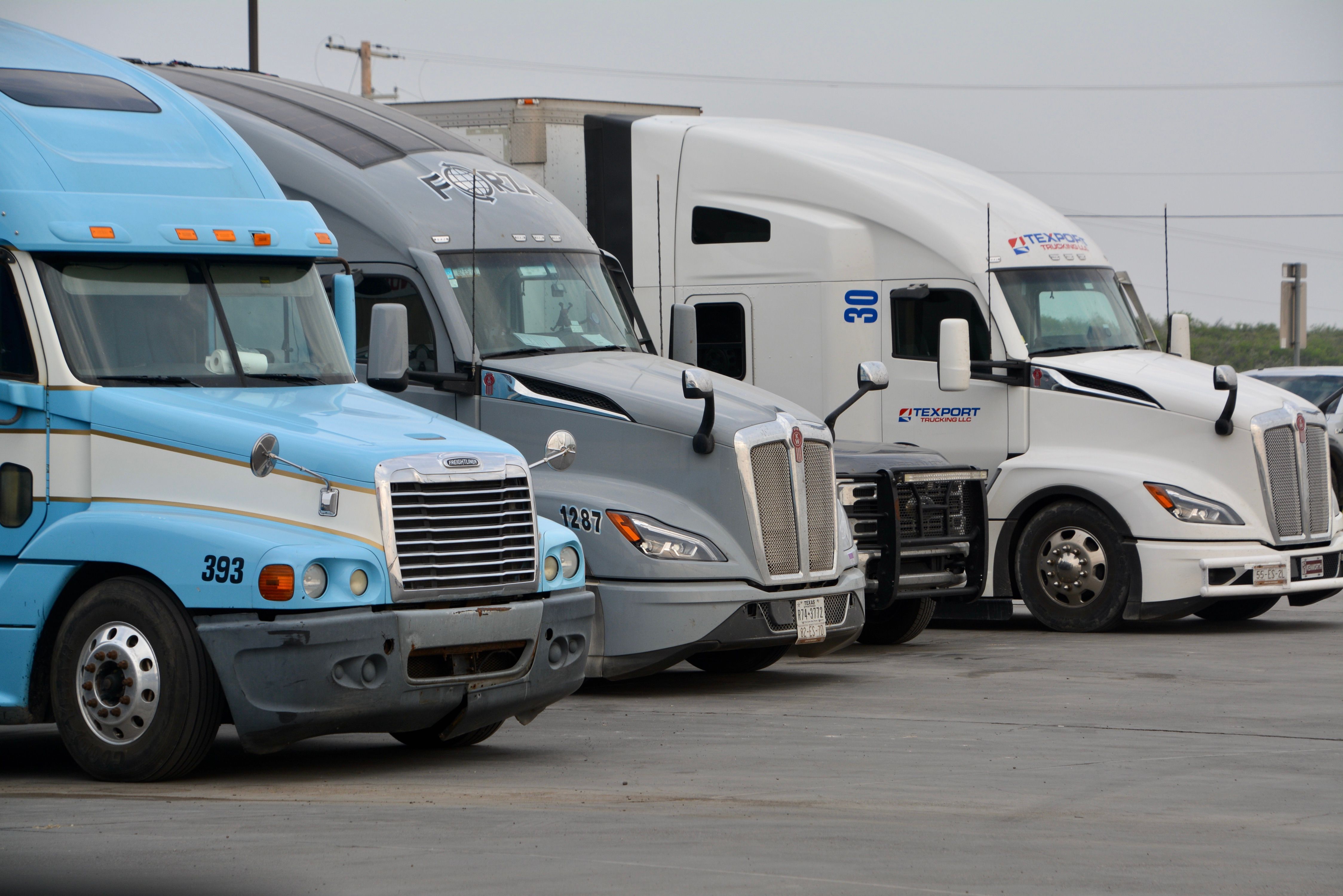 Trucking insurance guide 2026 from Dragon Insurance